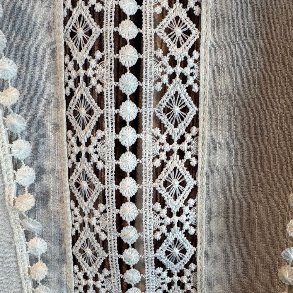Steve Madden Cream Lace Kimono - Picture 3 of 15